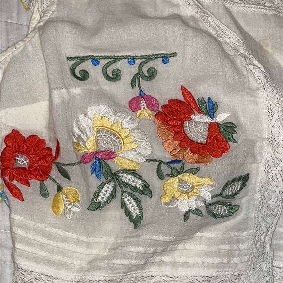 Abercrombie & Fitch White Floral Embroidered Crop Top - Picture 5 of 11